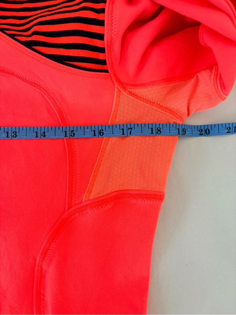 Lululemon Forme Jacket Sz 10 Light Flare Inkwell EUC - Picture 12 of 13